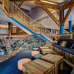 Le Montana Hotel