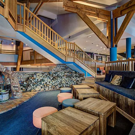 Le Montana Hotel